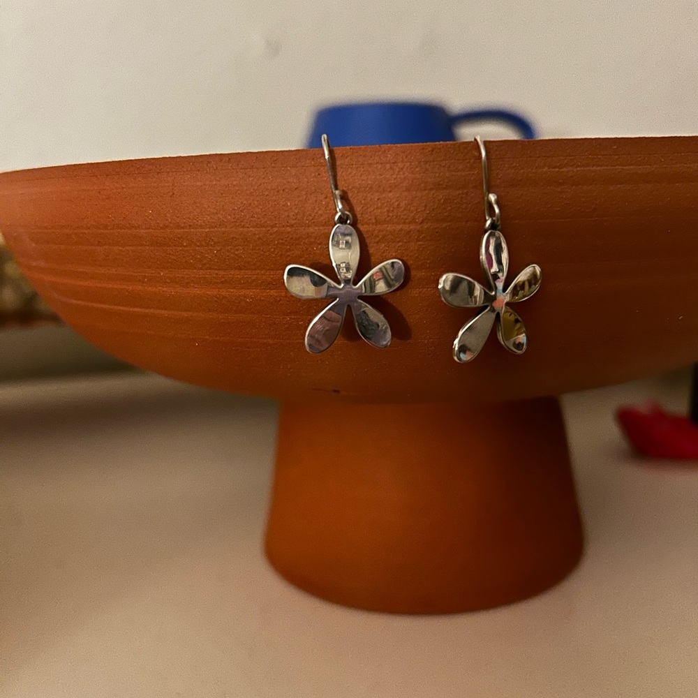 RETIRED Daisy James Avery Earrings - Picture 3 of 5
